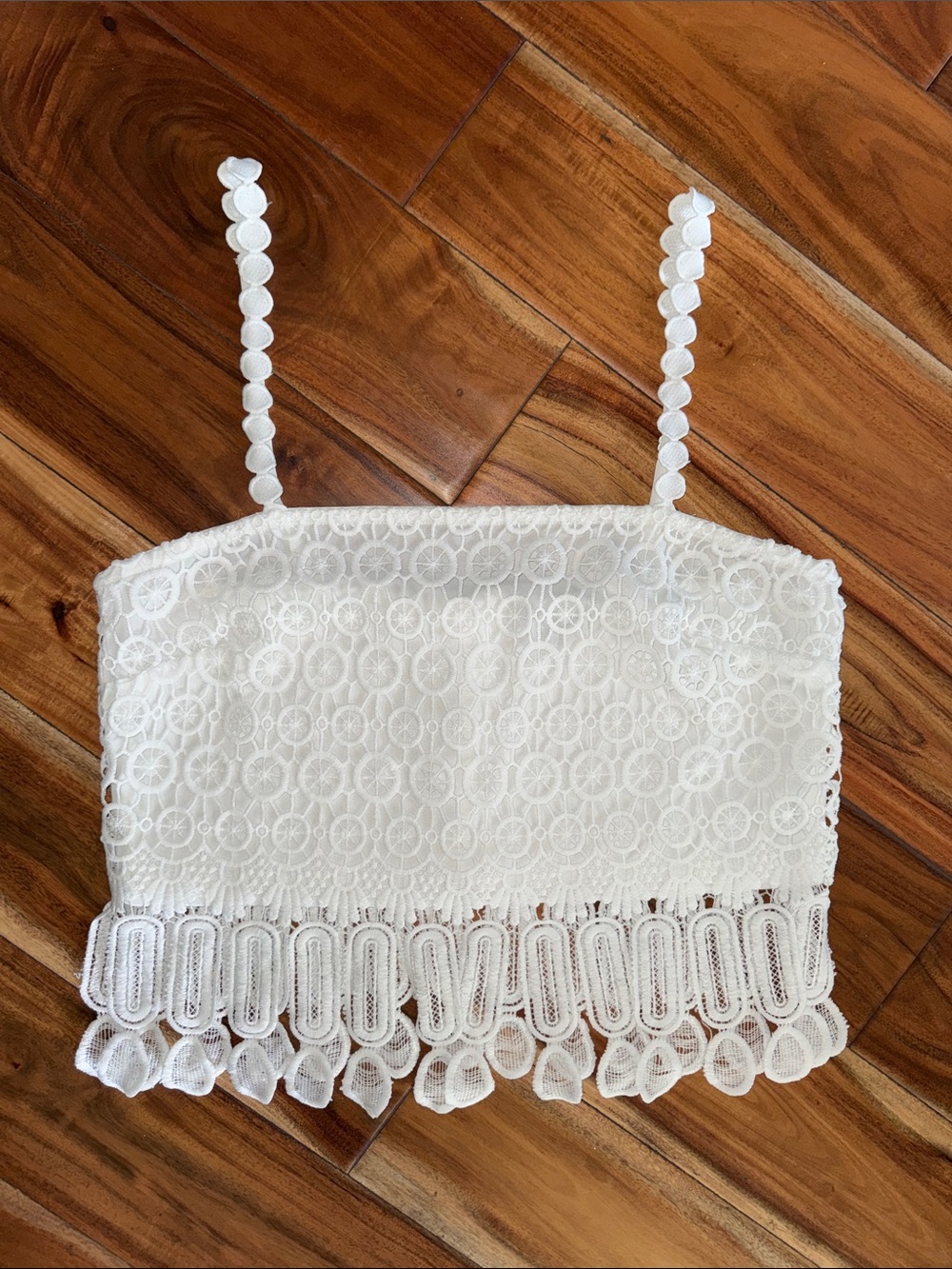 Skies are Blue women’s lace detail top, off-white, size M-like new